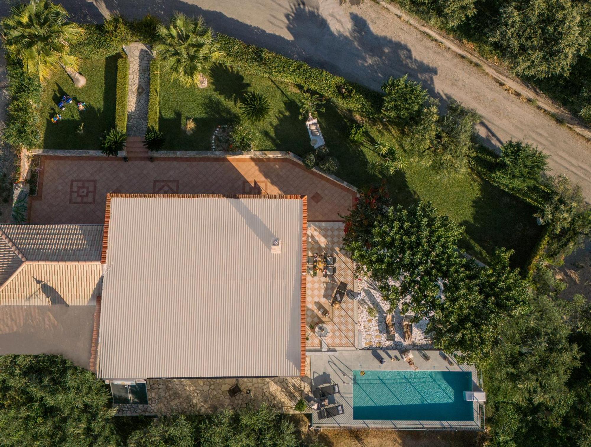 Villa Vrisi Fagias Exteriör bild